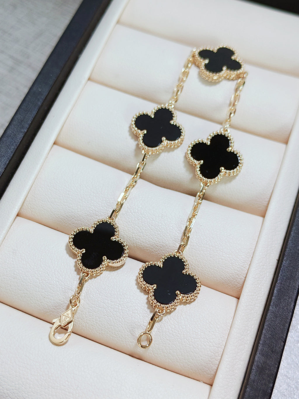 Vintage Alhambra Bracelet, 5 Motifs Onyx Edition