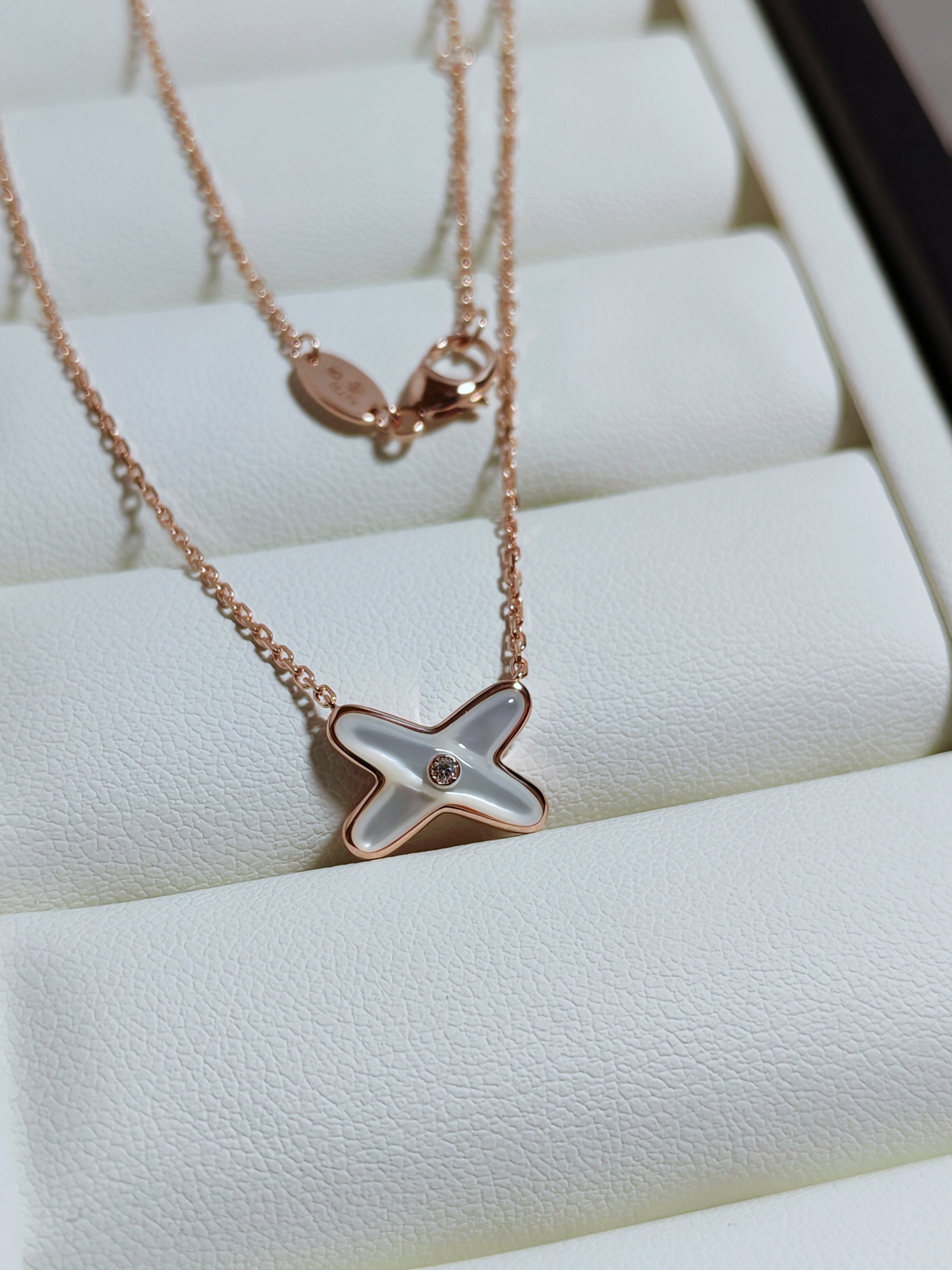 Liens Séduction Pendant Necklace