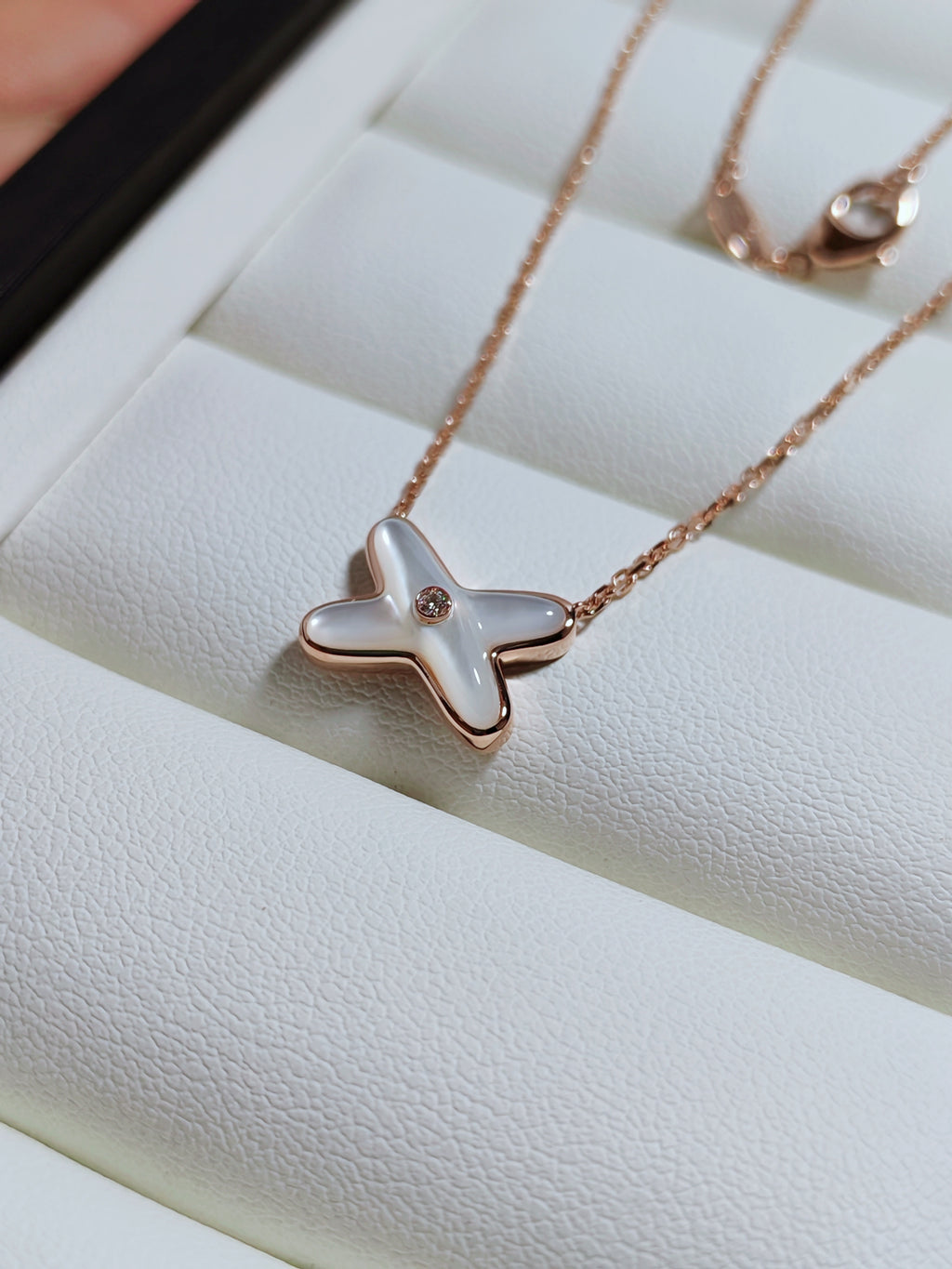 Liens Séduction Pendant Necklace