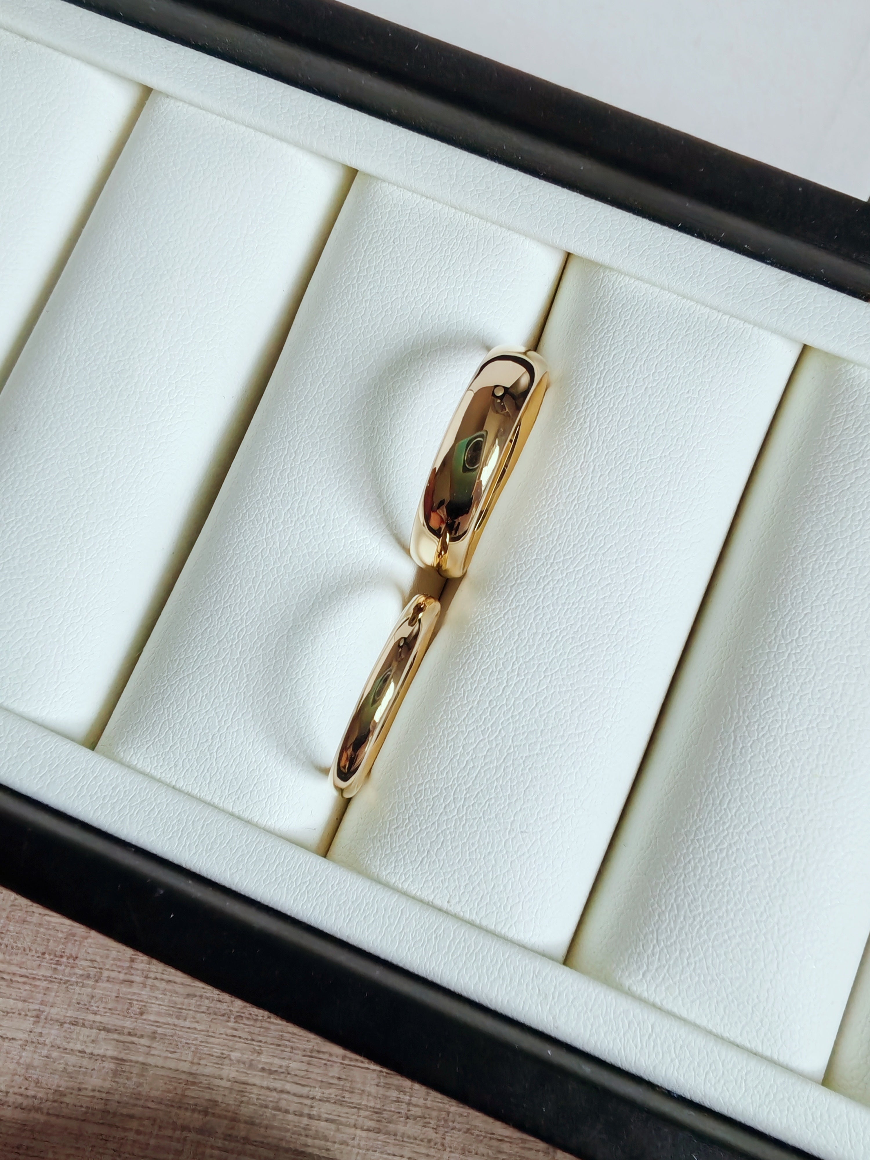 1895 wedding band, 2.5 mm width