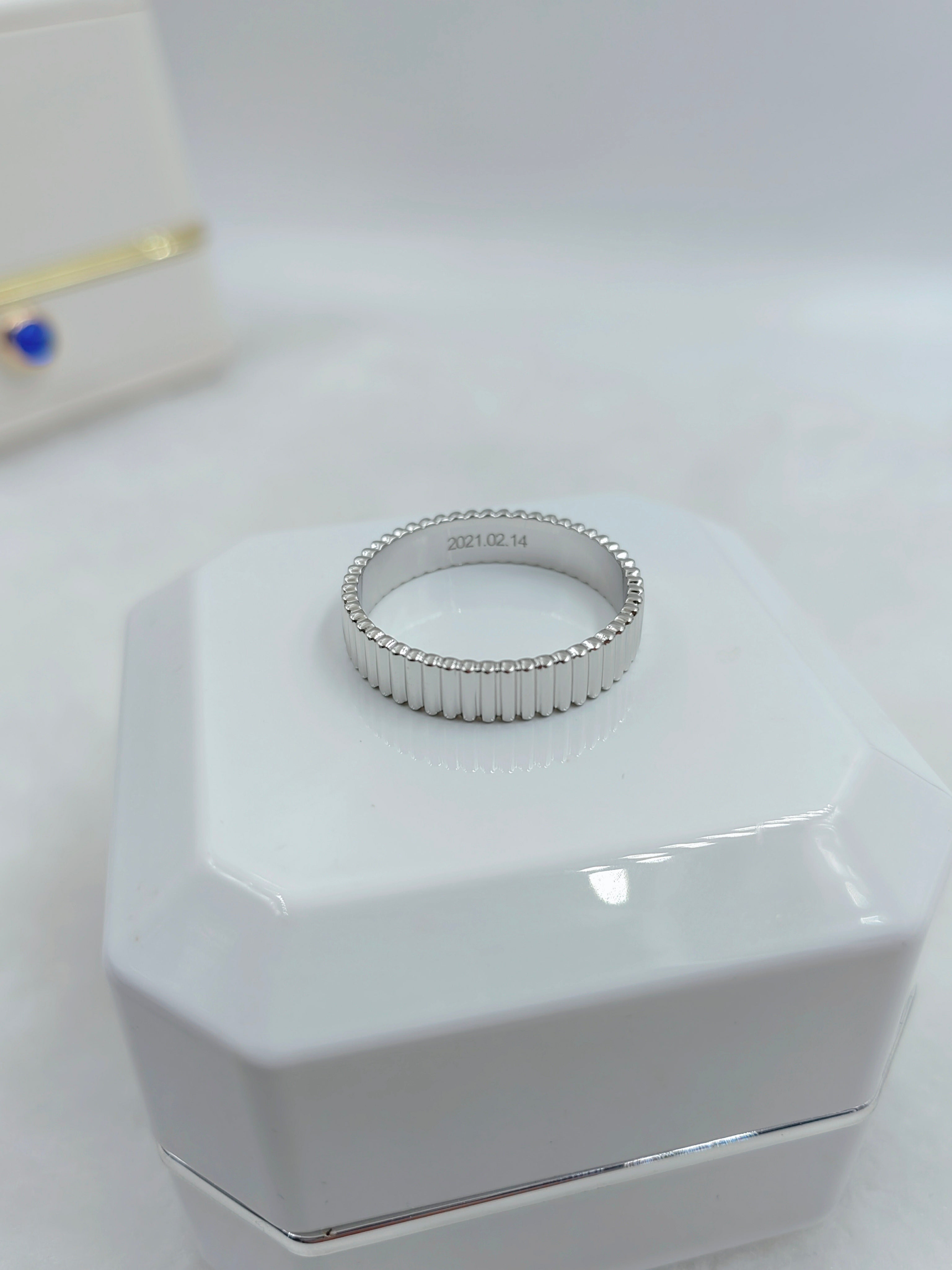 Grosgrain white gold wedding band