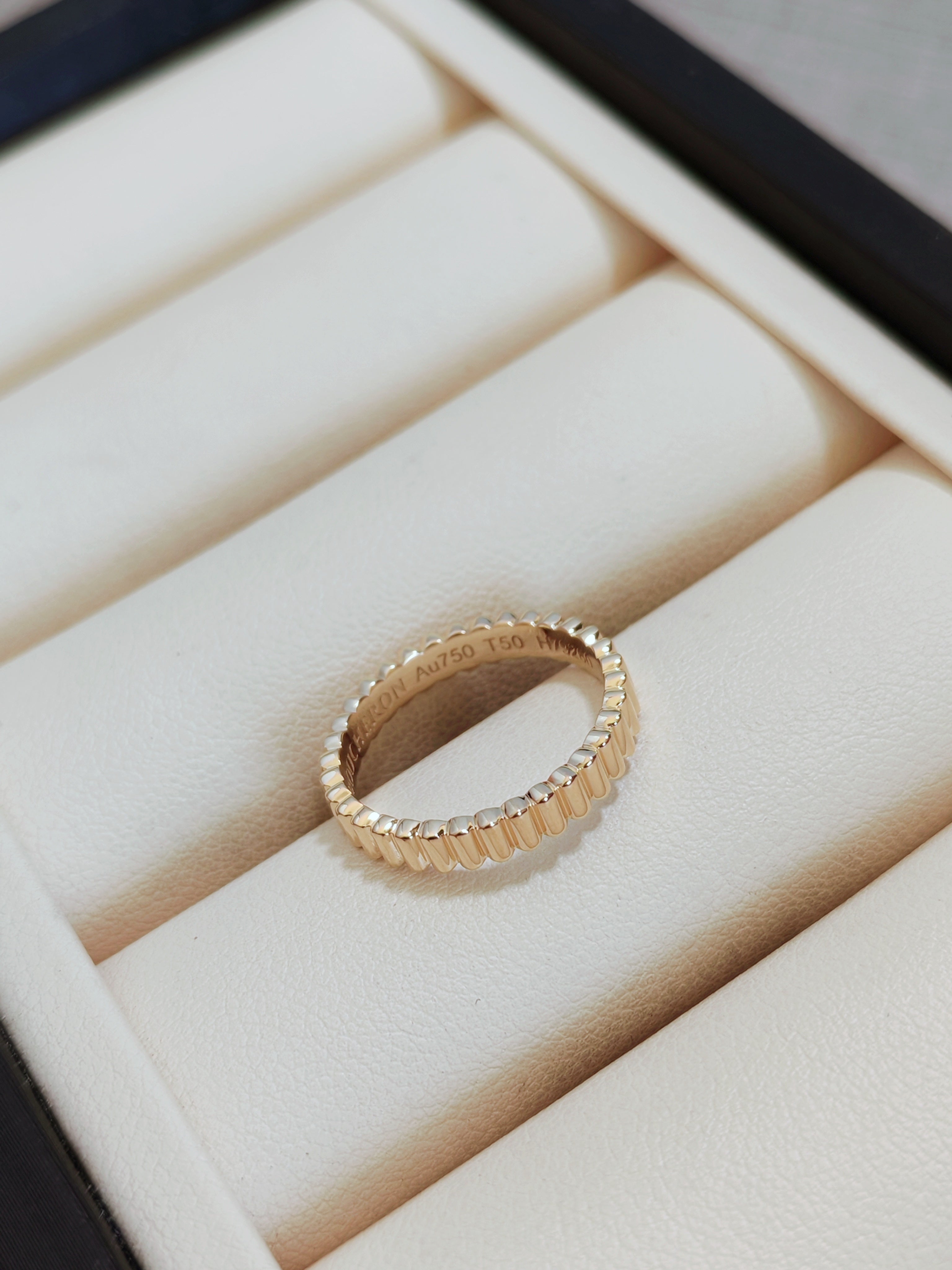 Grosgrain yellow gold wedding band