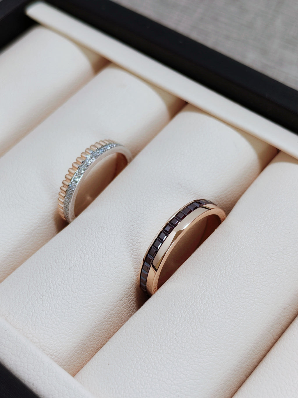 Quatre Radiant edition clou de paris wedding band