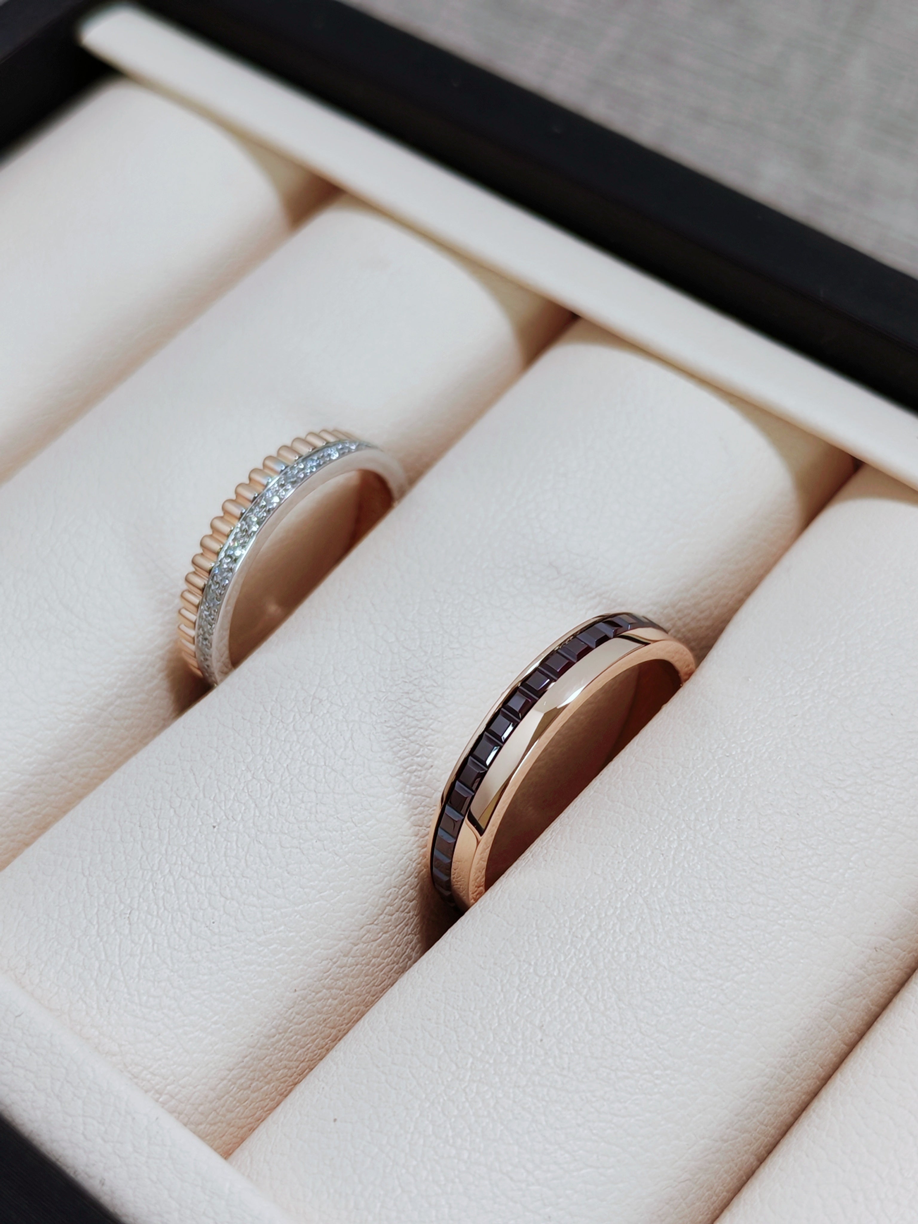 Quatre Radiant edition clou de paris wedding band