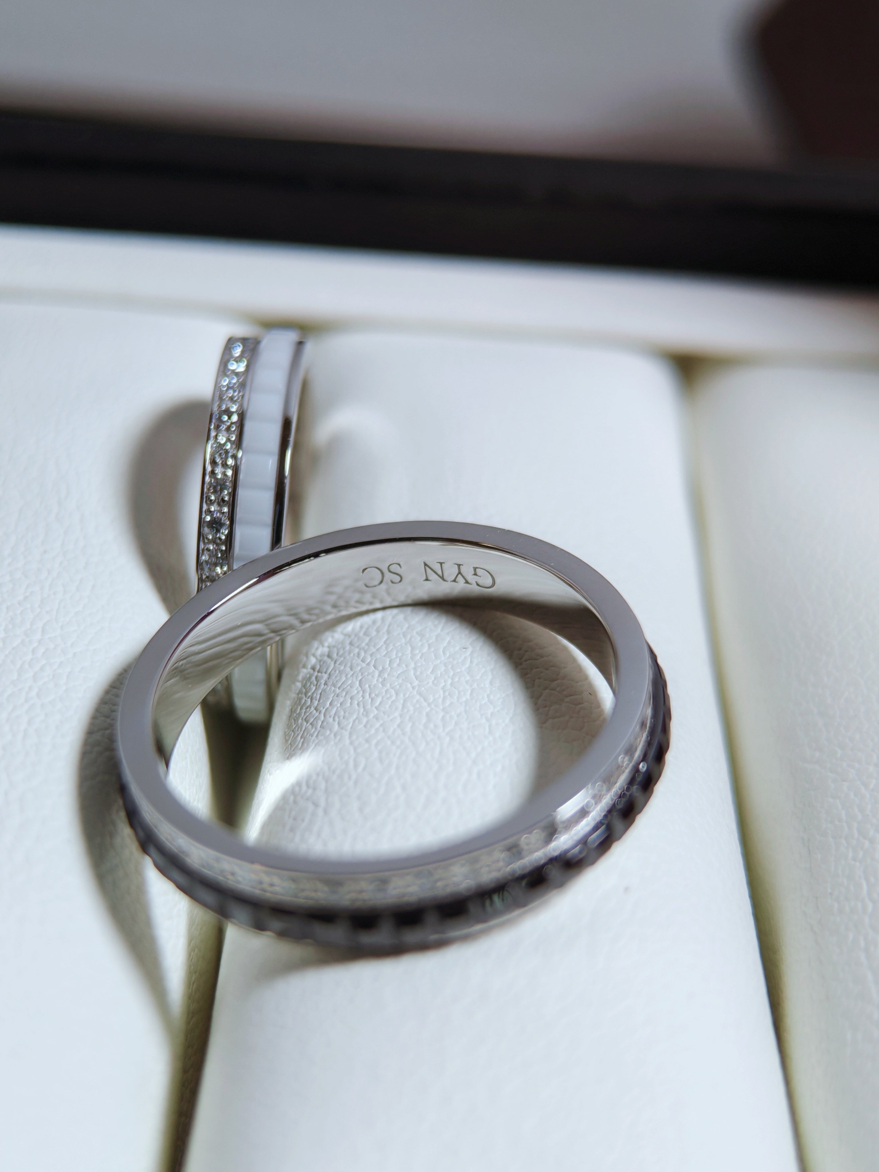 Quatre black edition wedding band