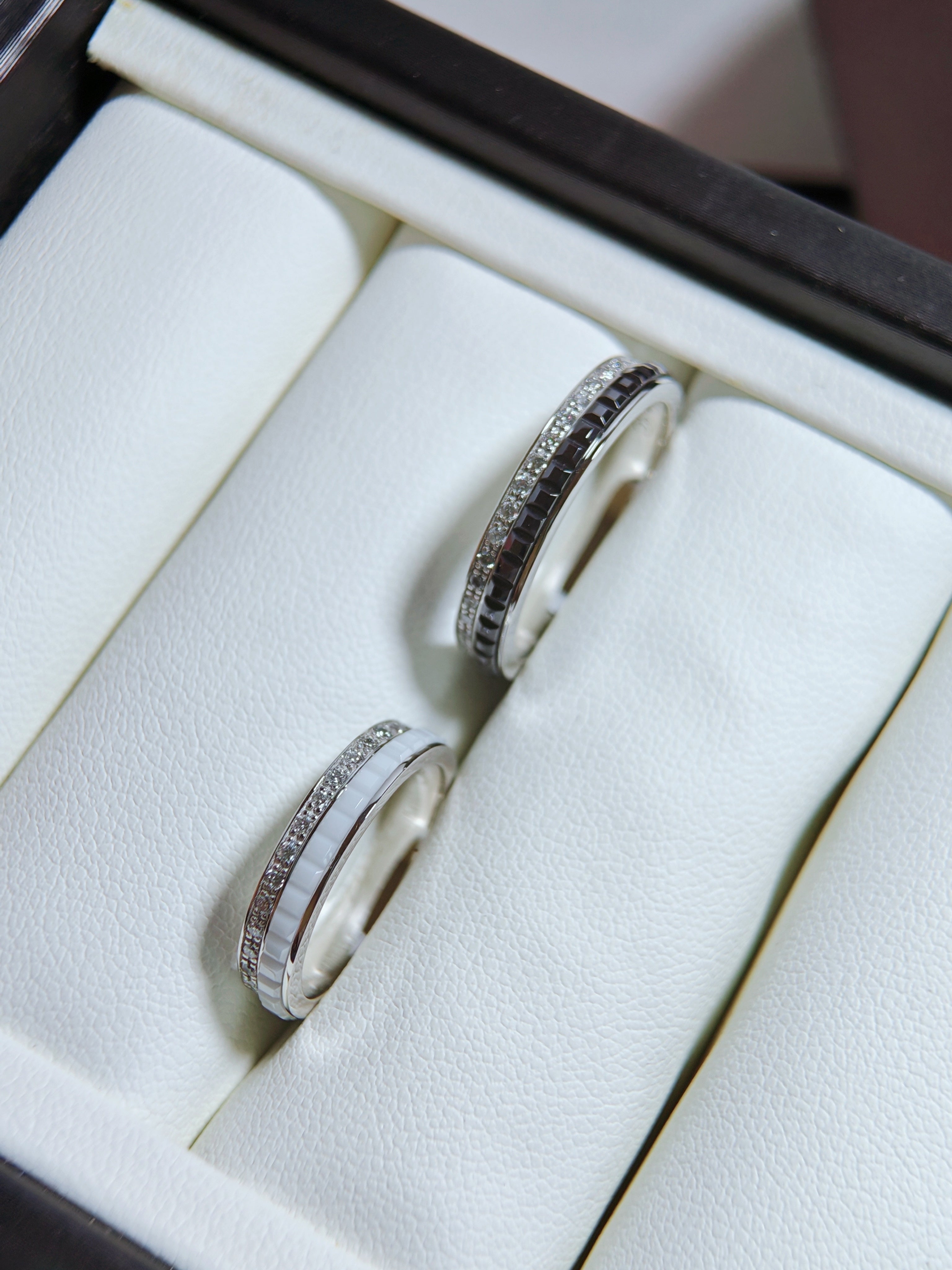 Quatre black edition wedding band