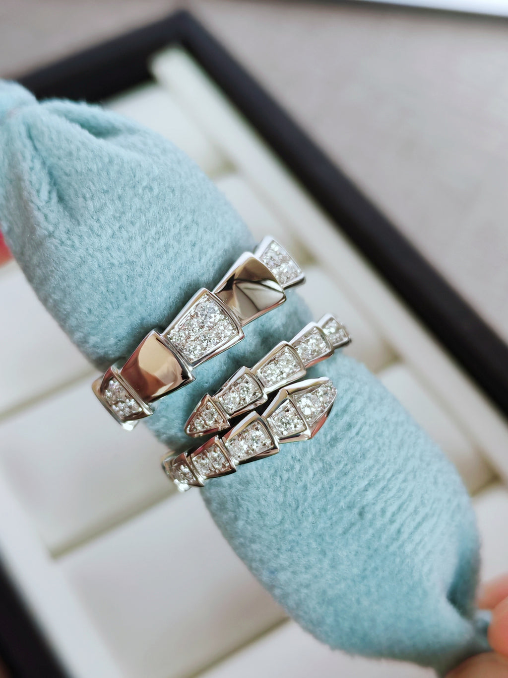 Serpenti Viper 18 kt white gold band ring set with demi pavé diamonds