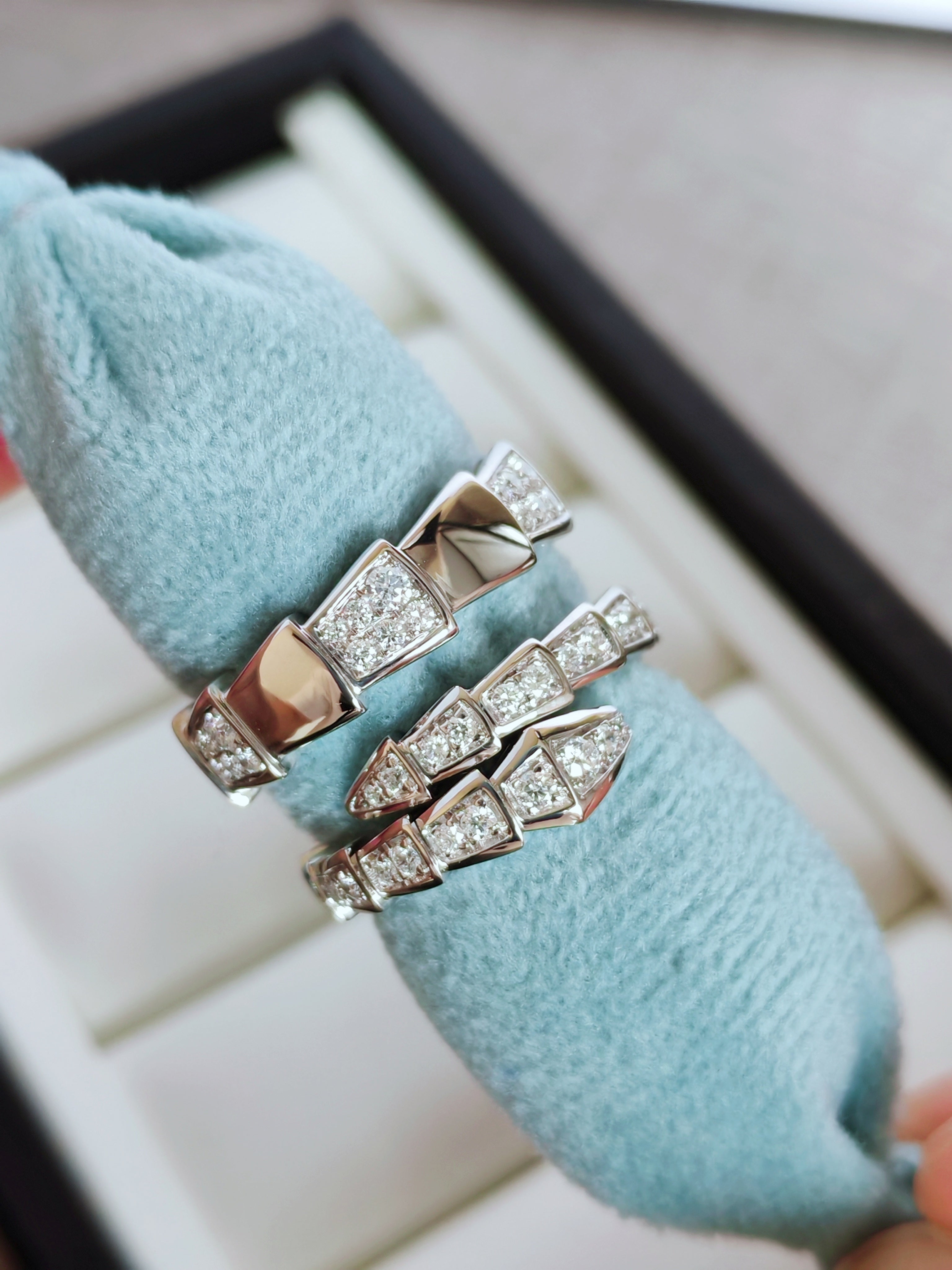 Serpenti Viper 18 kt white gold band ring set with demi pavé diamonds