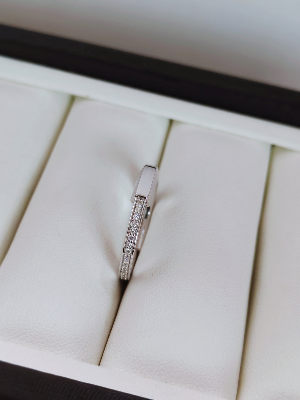 T Lock
Ring
in White Gold with Diamonds