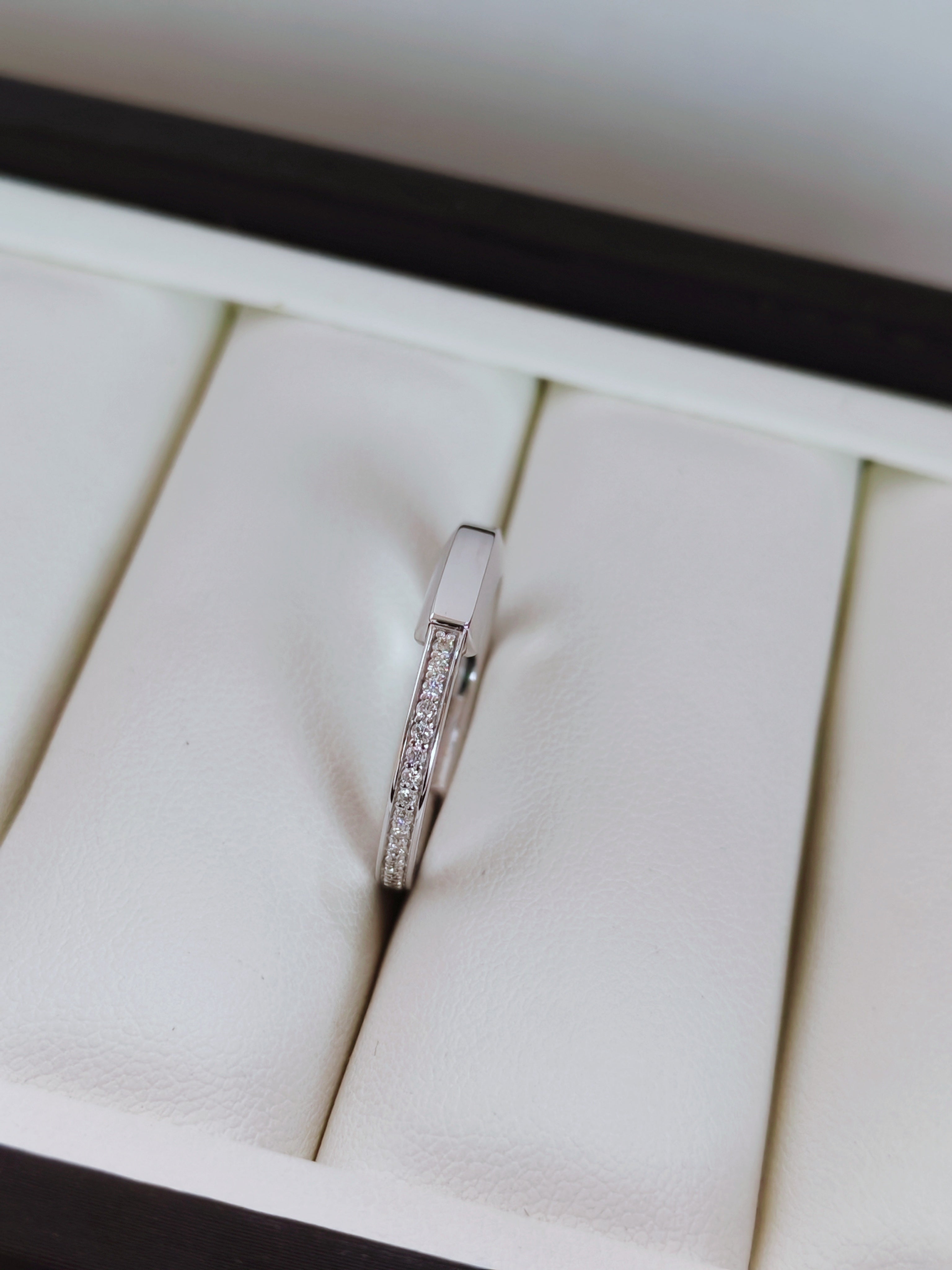 T Lock
Ring
in White Gold with Diamonds