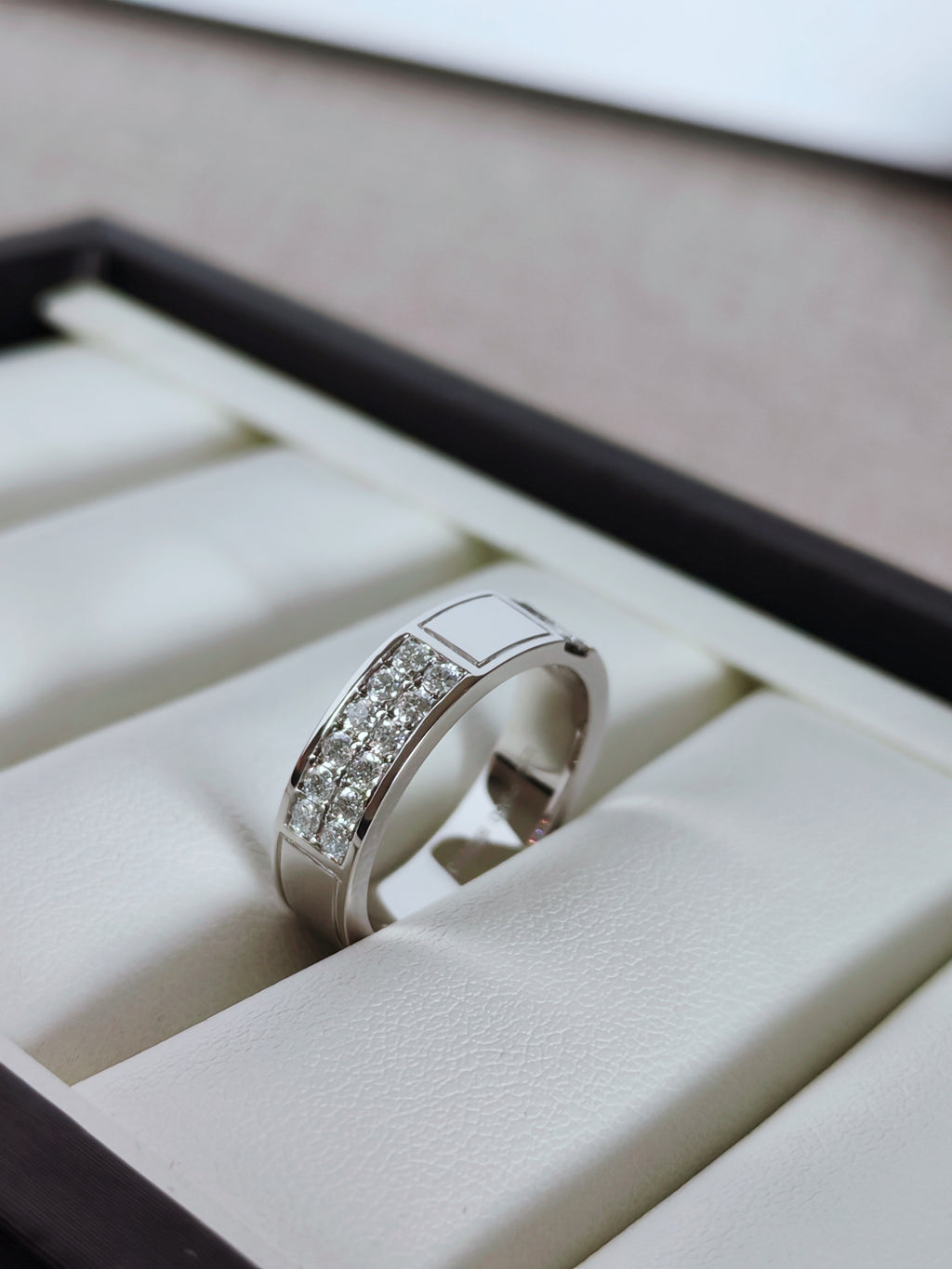Traffic Wide Diamond Band